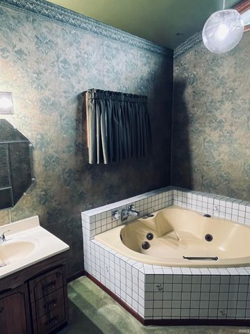 2618 Lincoln Way West Avenue, South Bend, IN 46628