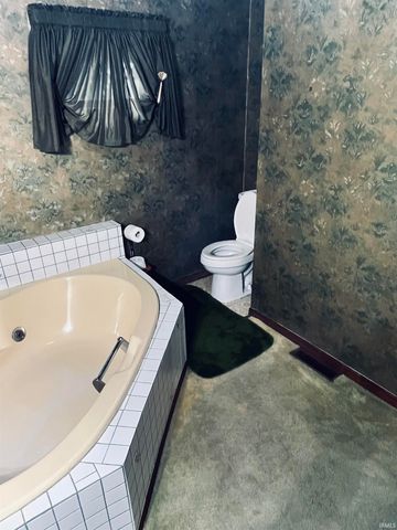 2618 Lincoln Way West Avenue, South Bend, IN 46628