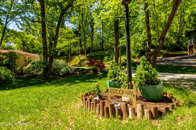 2513 SW Lakemoor Drive, Knoxville, TN 37920