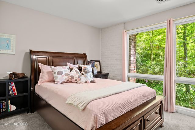2513 SW Lakemoor Drive, Knoxville, TN 37920