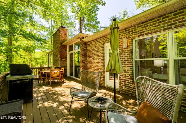 2513 SW Lakemoor Drive, Knoxville, TN 37920