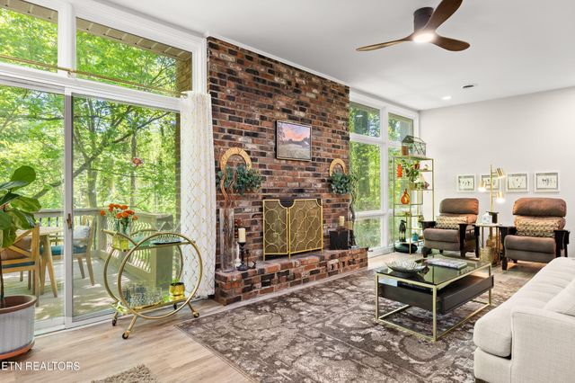 2513 SW Lakemoor Drive, Knoxville, TN 37920