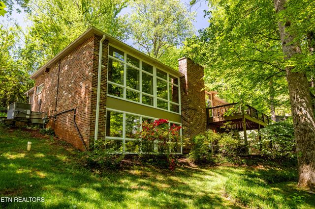 2513 SW Lakemoor Drive, Knoxville, TN 37920