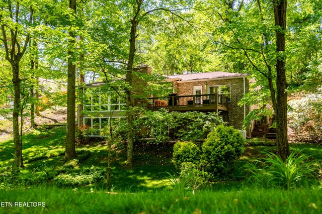 2513 SW Lakemoor Drive, Knoxville, TN 37920
