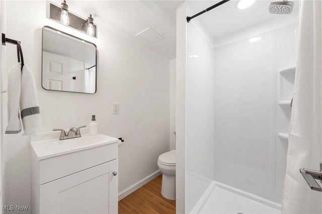 8408 Brentwood Drive, Olmsted Falls, OH 44138