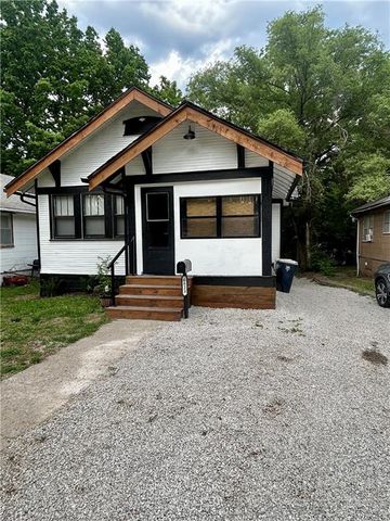 6823 Agnes Avenue, Kansas City, MO 64132