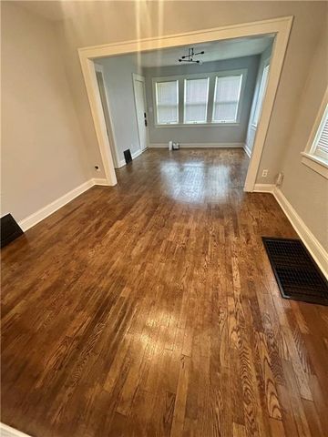 6823 Agnes Avenue, Kansas City, MO 64132