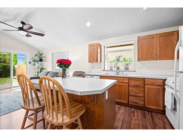 2478 S ALPINE St, Cornelius, OR 97113