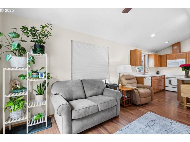 2478 S ALPINE St, Cornelius, OR 97113