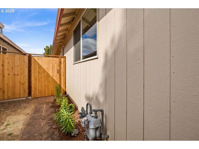 2478 S ALPINE St, Cornelius, OR 97113