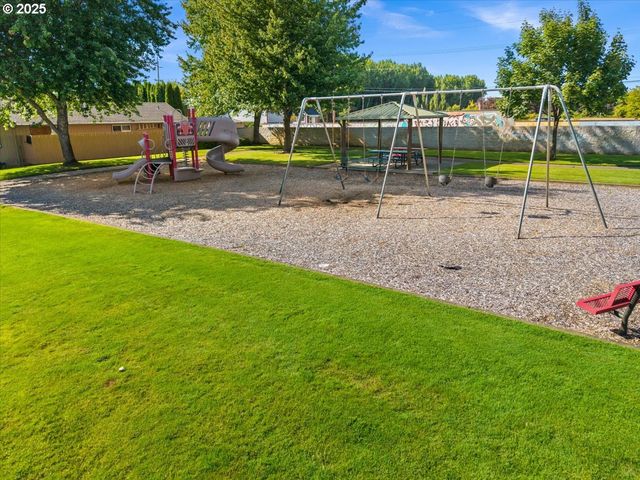 2478 S ALPINE St, Cornelius, OR 97113