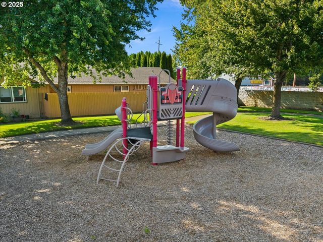2478 S ALPINE St, Cornelius, OR 97113
