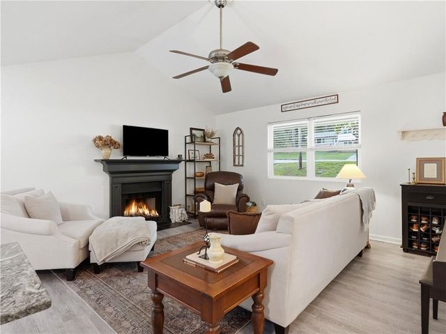 205 Shallowford Road NW, Kennesaw, GA 30144