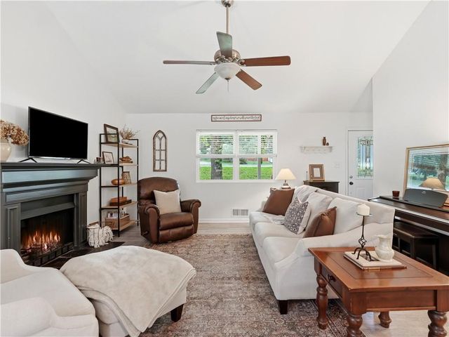 205 Shallowford Road NW, Kennesaw, GA 30144
