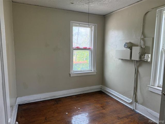16129 Mack Avenue, Detroit, MI 48224