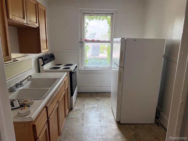 16129 Mack Avenue, Detroit, MI 48224