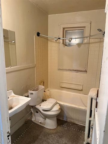 16129 Mack Avenue, Detroit, MI 48224