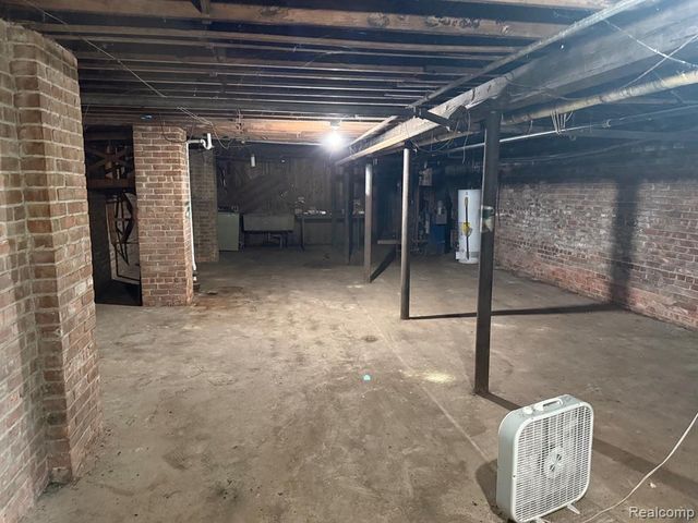 16129 Mack Avenue, Detroit, MI 48224