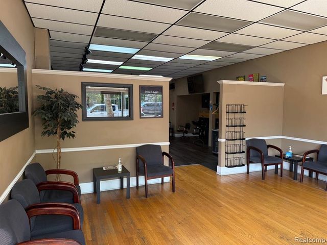 16129 Mack Avenue, Detroit, MI 48224