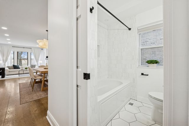 5426 N Western Avenue, Chicago, IL 60625