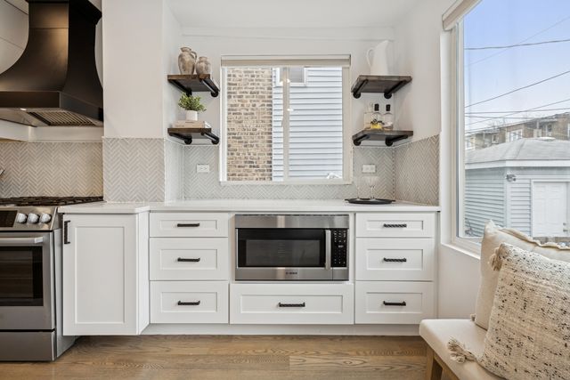 5426 N Western Avenue, Chicago, IL 60625