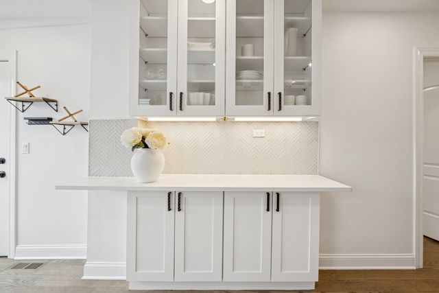 5426 N Western Avenue, Chicago, IL 60625