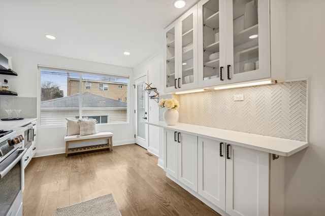 5426 N Western Avenue, Chicago, IL 60625