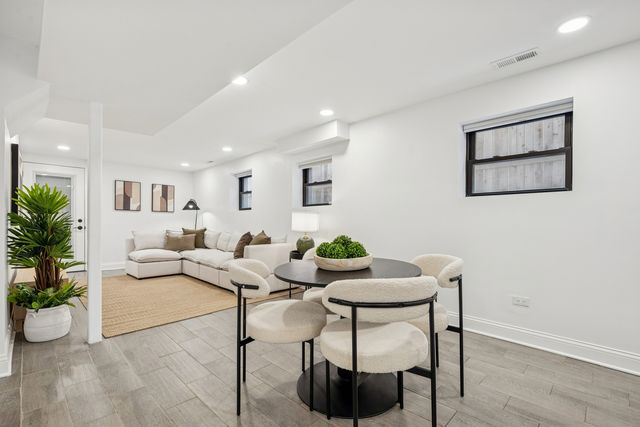 5426 N Western Avenue, Chicago, IL 60625