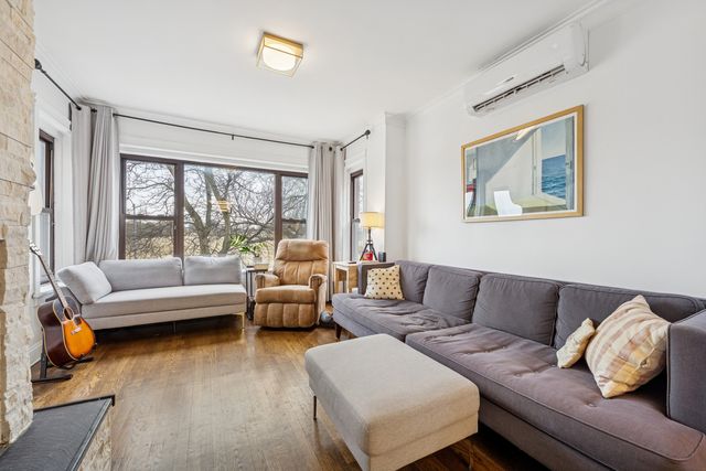 5426 N Western Avenue, Chicago, IL 60625