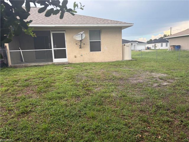 4545 26th ST SW, Lehigh Acres, FL 33973