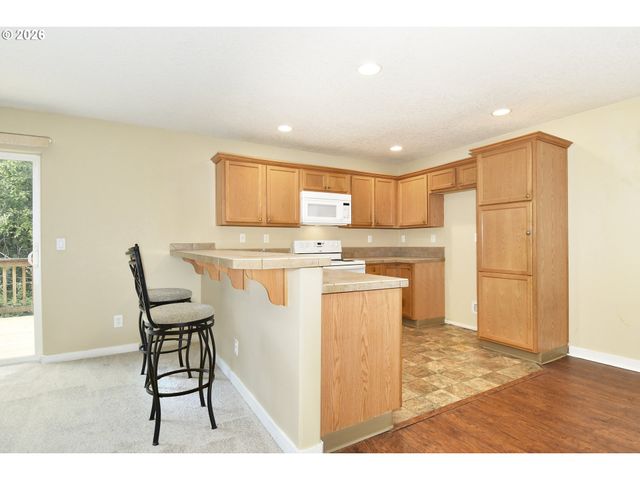 38783 REDWOOD St, Sandy, OR 97055