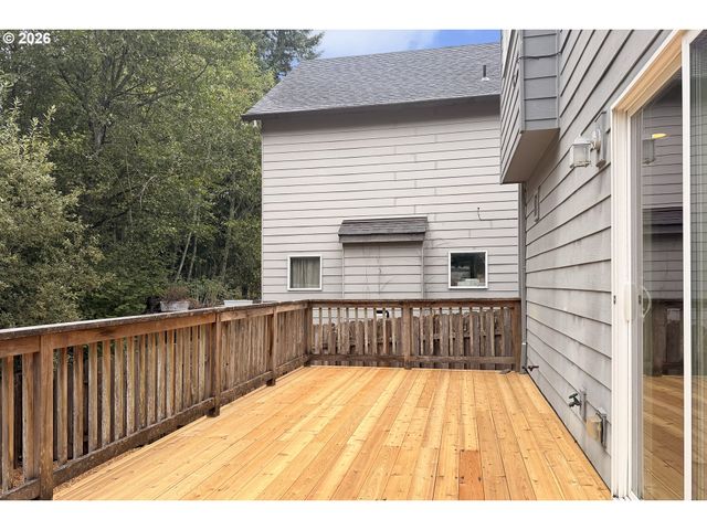 38783 REDWOOD St, Sandy, OR 97055