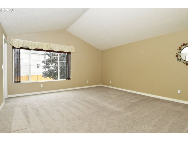 38783 REDWOOD St, Sandy, OR 97055