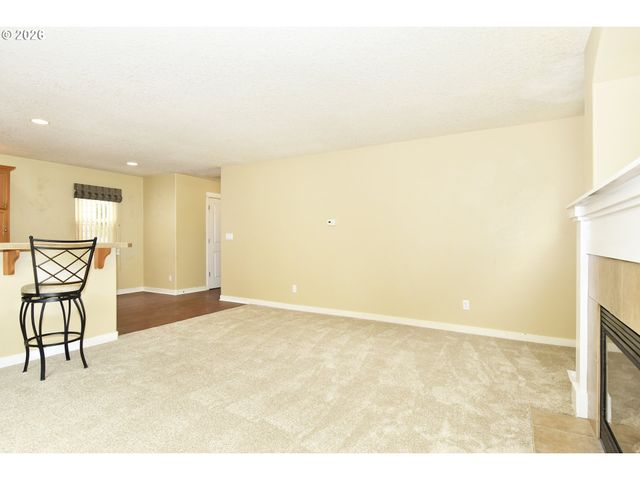 38783 REDWOOD St, Sandy, OR 97055
