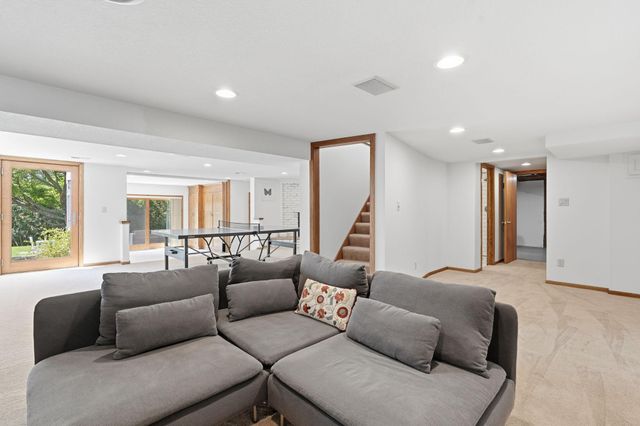 29 Orme Court, Saint Paul, MN 55116