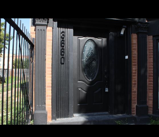 3660 W Grenshaw Street, Chicago, IL 60624