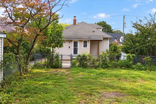 25 3rd Avenue, Central Islip, NY 11722