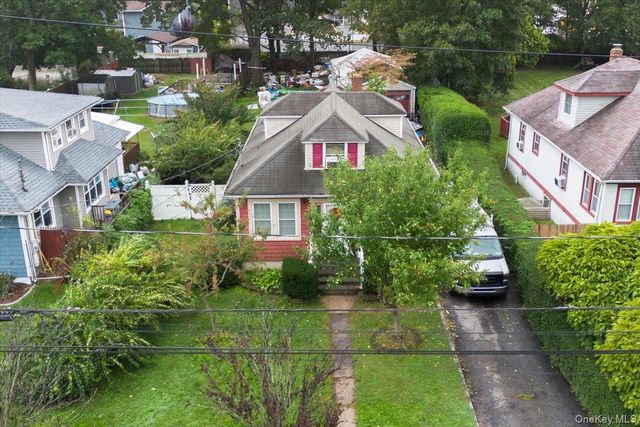 25 3rd Avenue, Central Islip, NY 11722