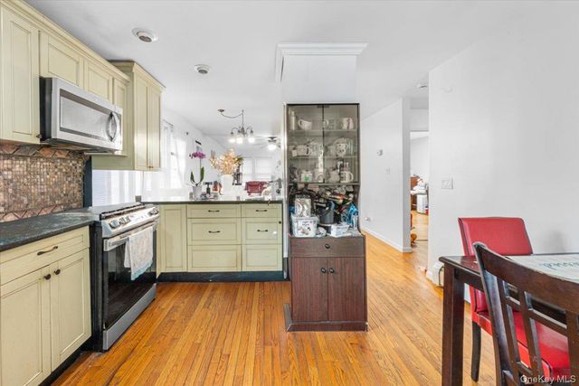 25 3rd Avenue, Central Islip, NY 11722