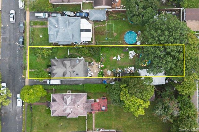 25 3rd Avenue, Central Islip, NY 11722