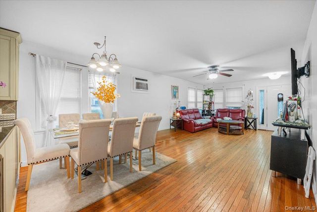 25 3rd Avenue, Central Islip, NY 11722
