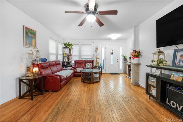 25 3rd Avenue, Central Islip, NY 11722