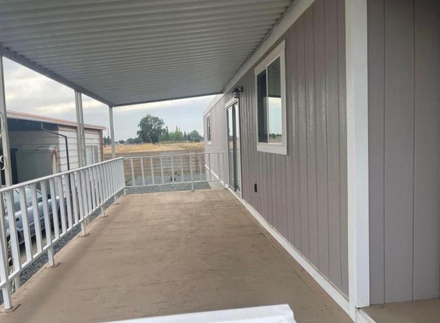 720 E Worth Avenue 218, Porterville, CA 93257