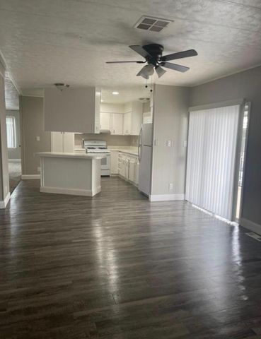 720 E Worth Avenue 218, Porterville, CA 93257