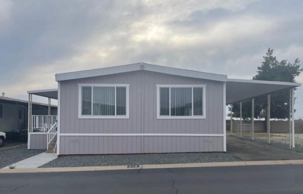 720 E Worth Avenue 218, Porterville, CA 93257