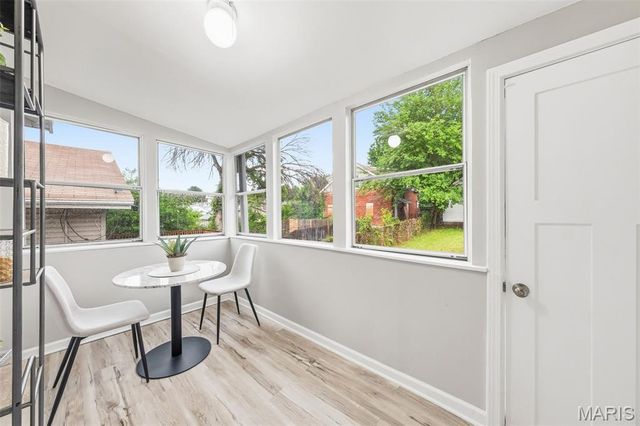 5036 Dewey Avenue, St Louis, MO 63116