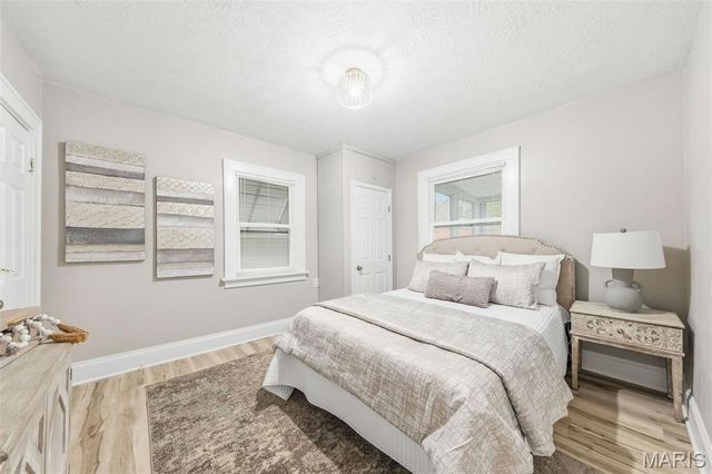 5036 Dewey Avenue, St Louis, MO 63116