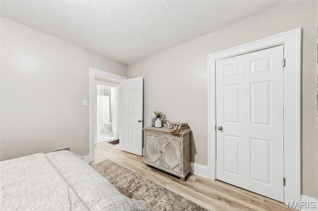 5036 Dewey Avenue, St Louis, MO 63116