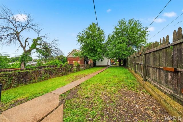 5036 Dewey Avenue, St Louis, MO 63116