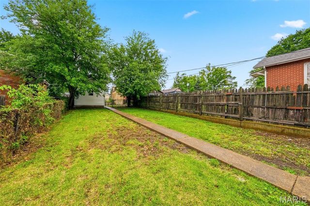 5036 Dewey Avenue, St Louis, MO 63116